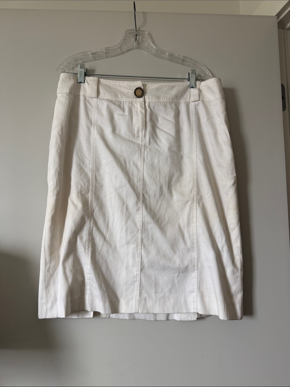 Burberry Ivory Skirt with Front Button